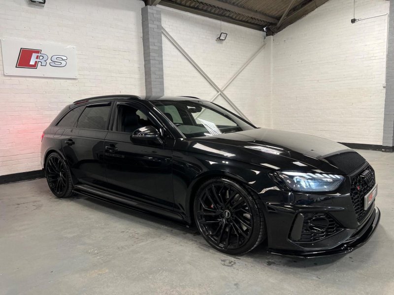 AUDI RS4