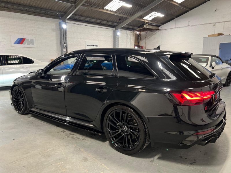 AUDI RS4