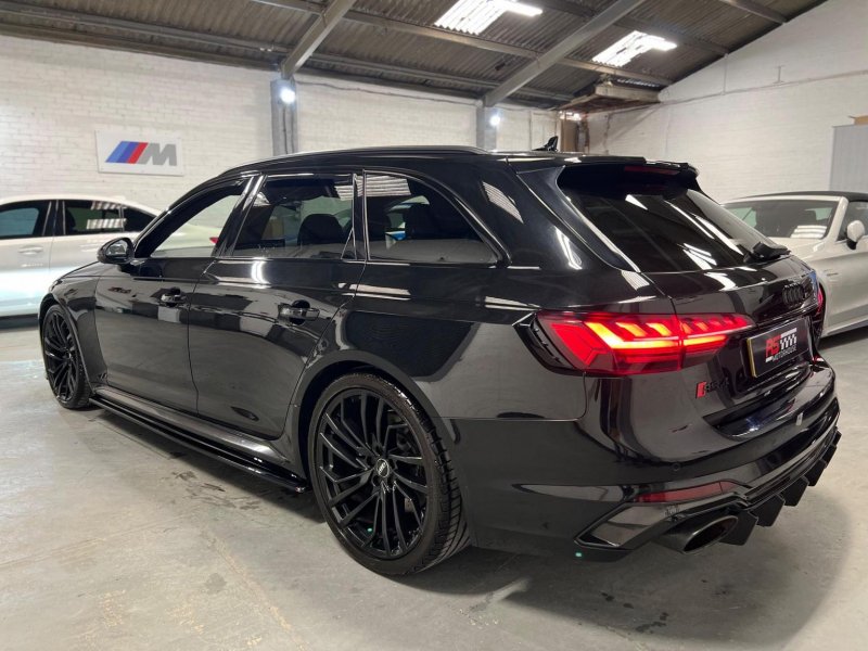 AUDI RS4