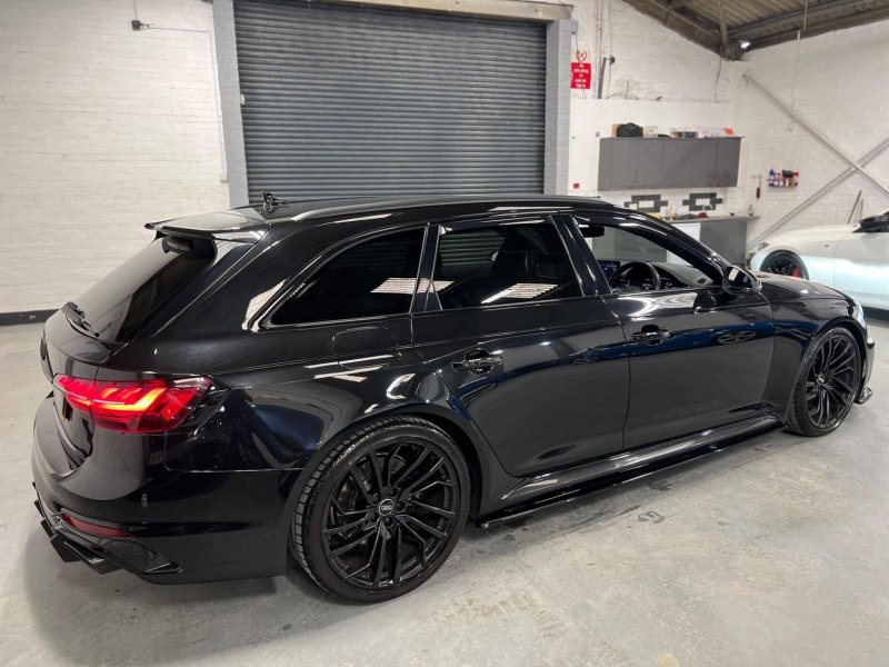 AUDI RS4