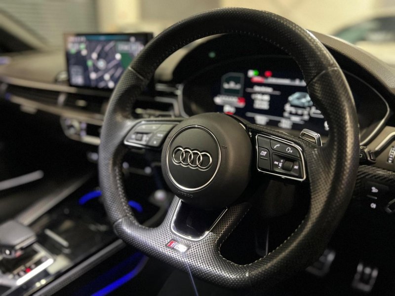 AUDI RS4