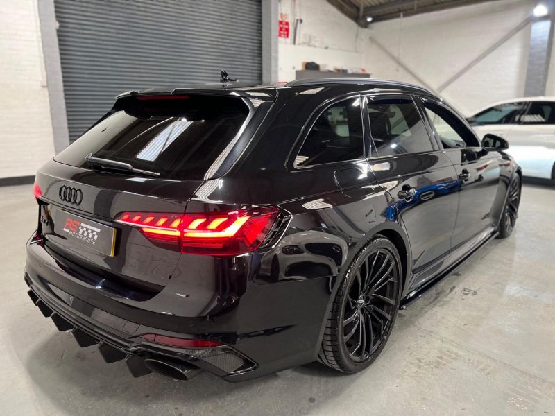AUDI RS4