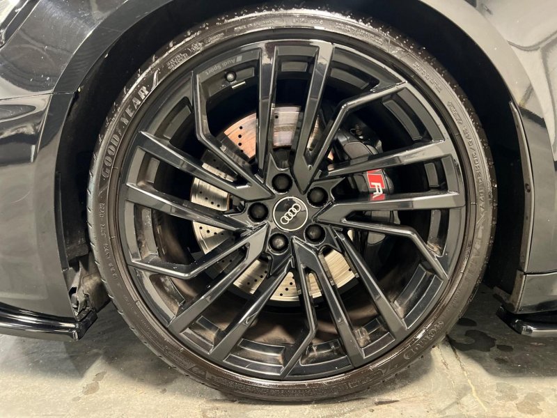 AUDI RS4