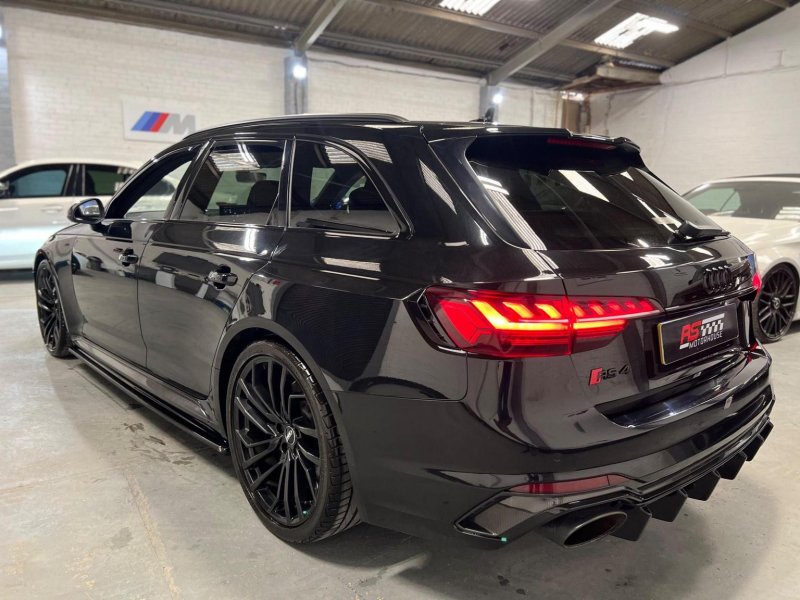 AUDI RS4