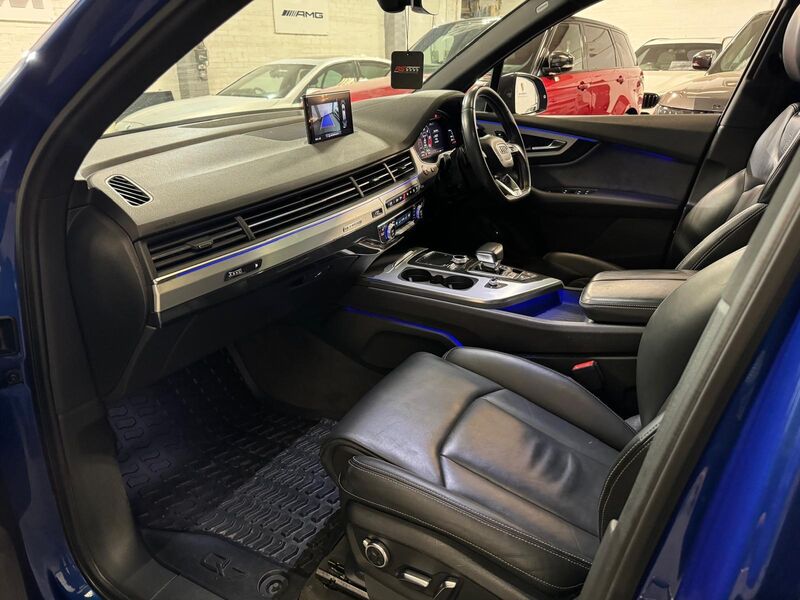 AUDI SQ7