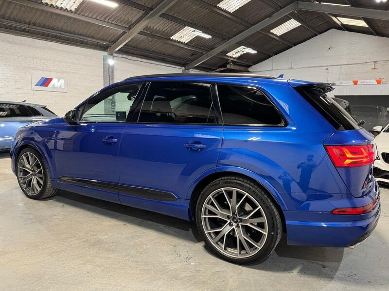 AUDI SQ7