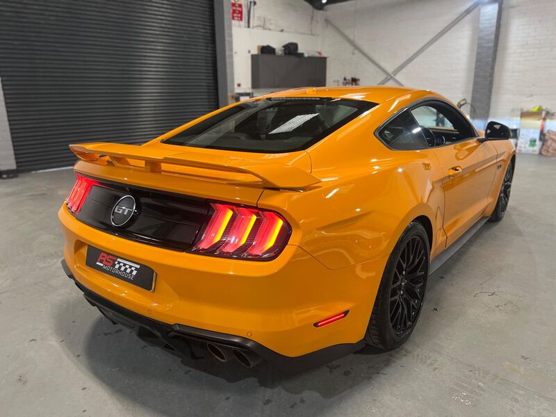 FORD MUSTANG
