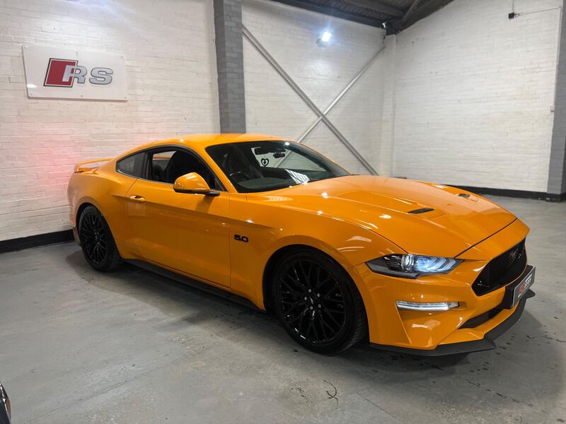 FORD MUSTANG