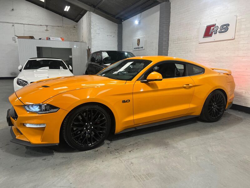 FORD MUSTANG