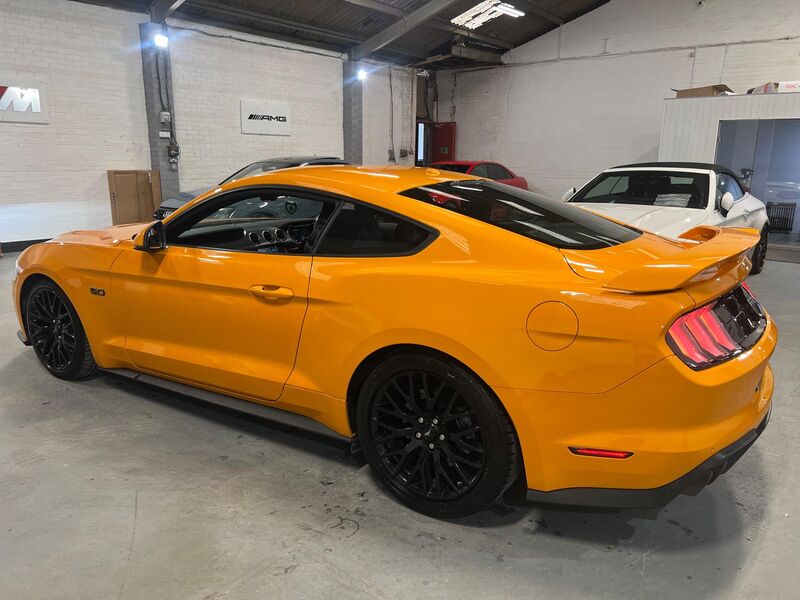 FORD MUSTANG