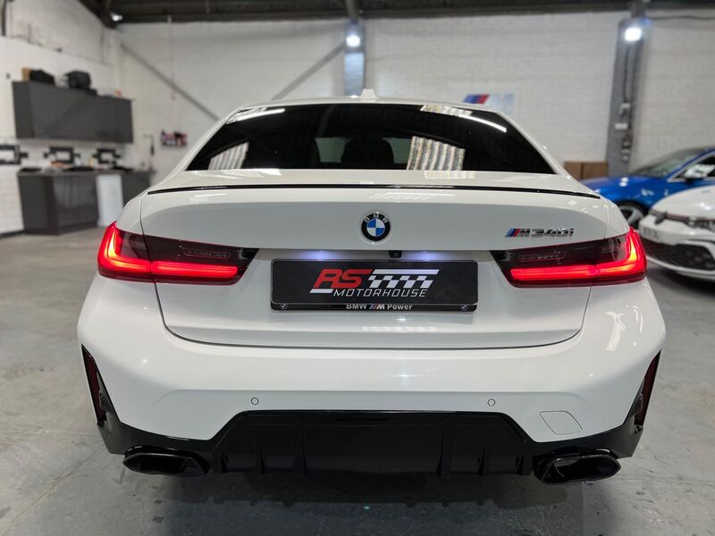 BMW 3 SERIES