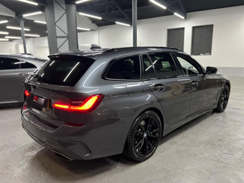 BMW 3 SERIES