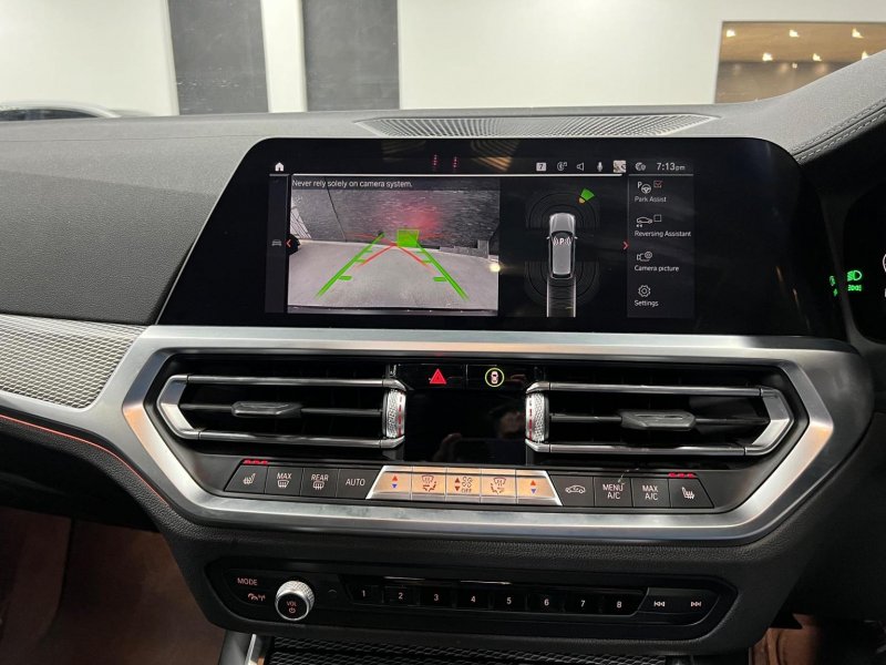 BMW 3 SERIES