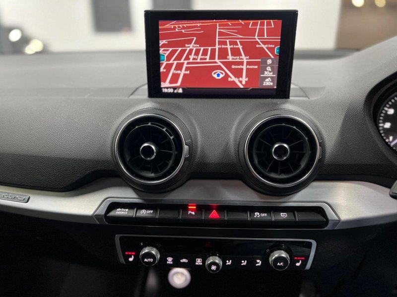 AUDI SQ2