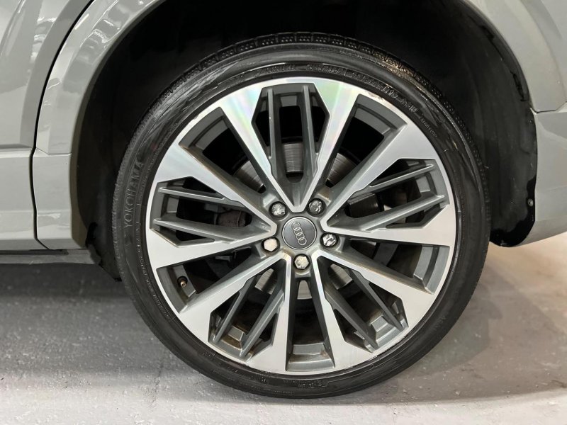 AUDI SQ2
