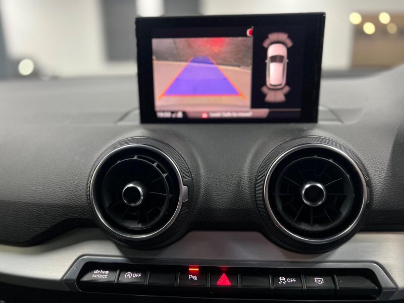 AUDI SQ2