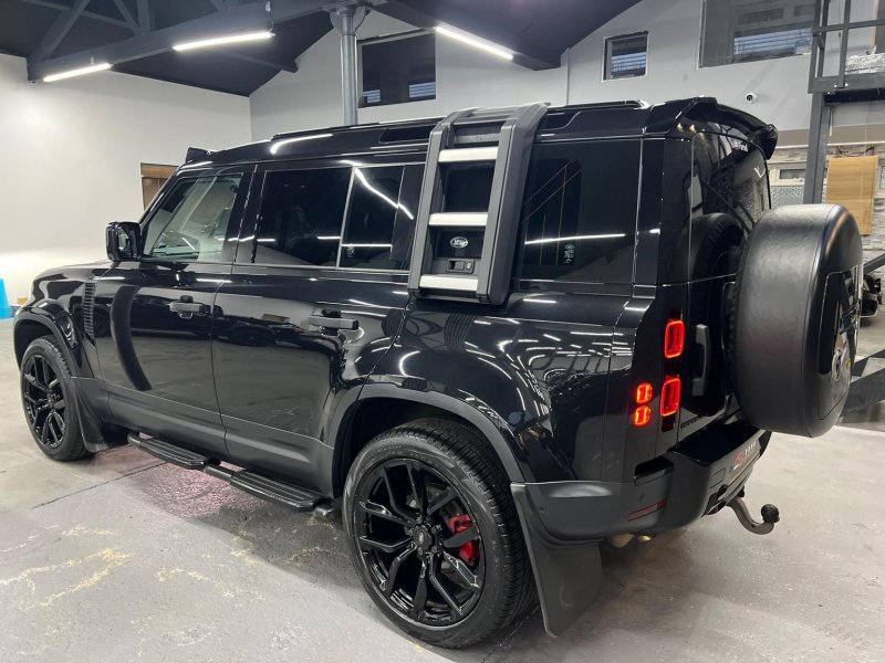 LAND ROVER DEFENDER