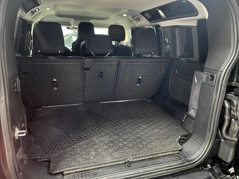 LAND ROVER DEFENDER