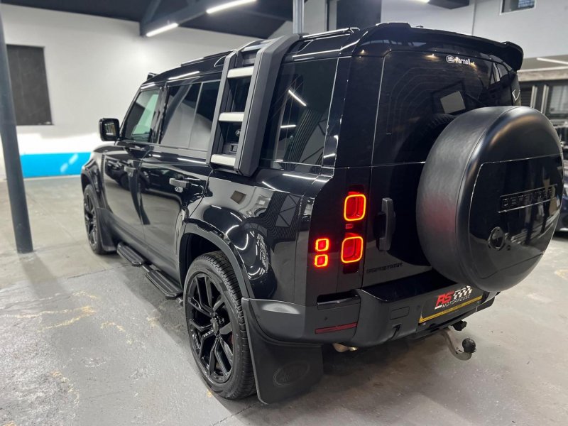 LAND ROVER DEFENDER