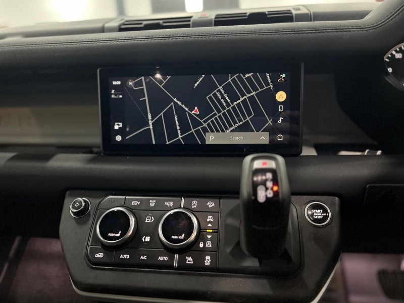 LAND ROVER DEFENDER